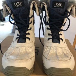 Ugg Womans Adirondack Winter Boots